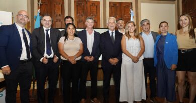 Alak tomó juramento a los nuevos consejeros escolares de La Plata
